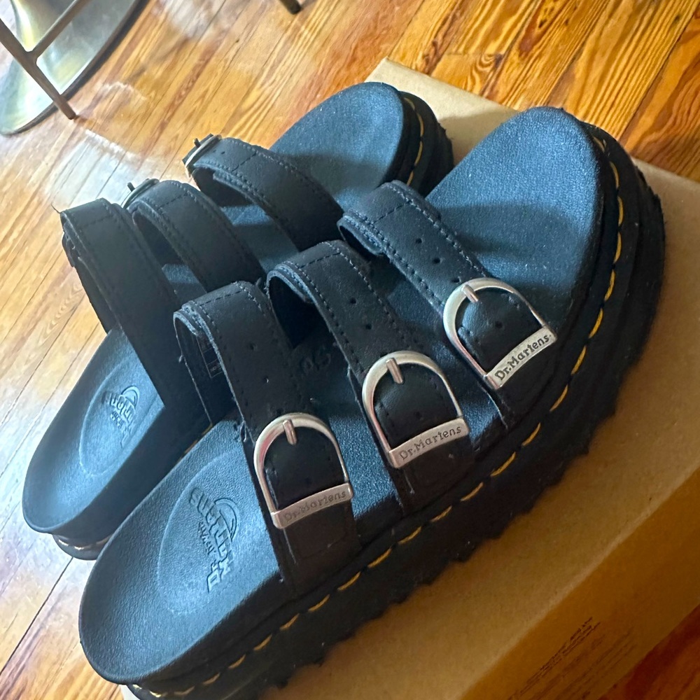 Dr Martens Blaire Sandal